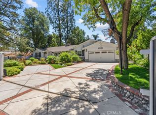 23352 Ostronic Dr, Woodland Hills, CA 91367