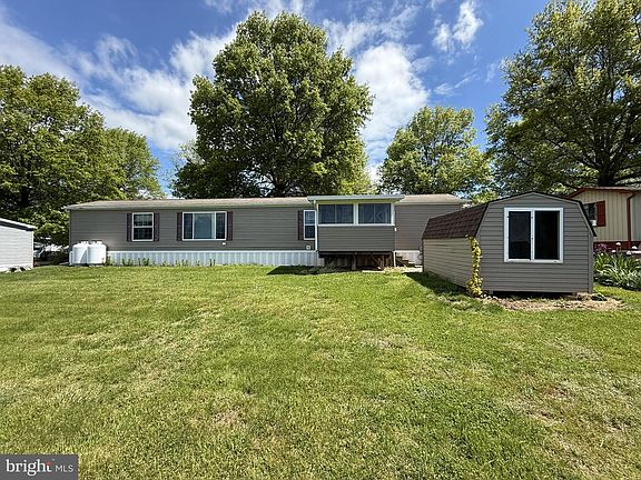 3rd image of 328 Grubb Dr