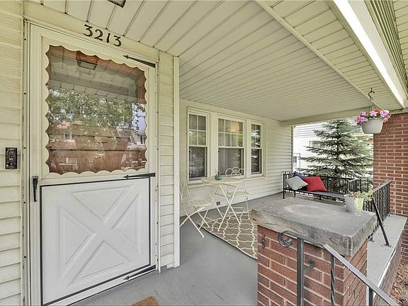 3rd image of 3213 Hillcrest Ave