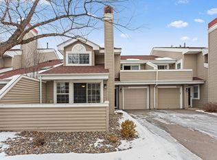 2040 Shenandoah Ct Unit B, Minneapolis, MN 55447