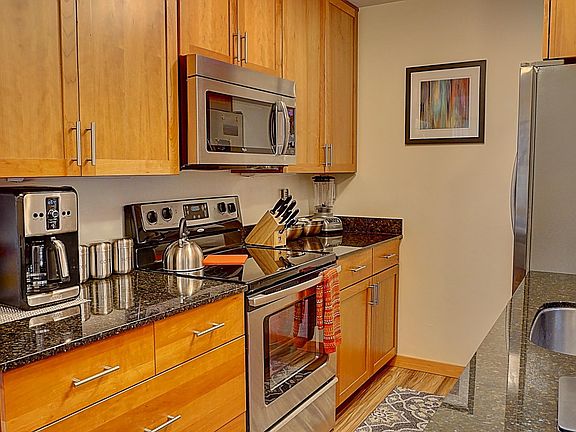 224 Kitchen 1