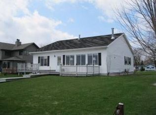 409 S 1st St, Winneconne, WI 54986