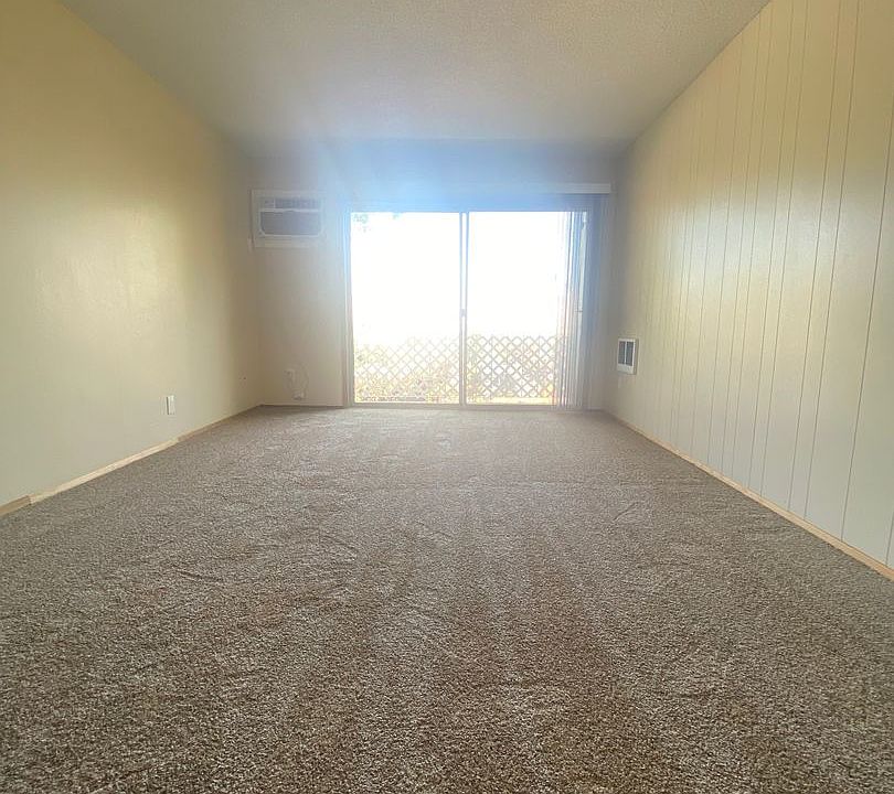 1st image of 1721 E 12th St #10