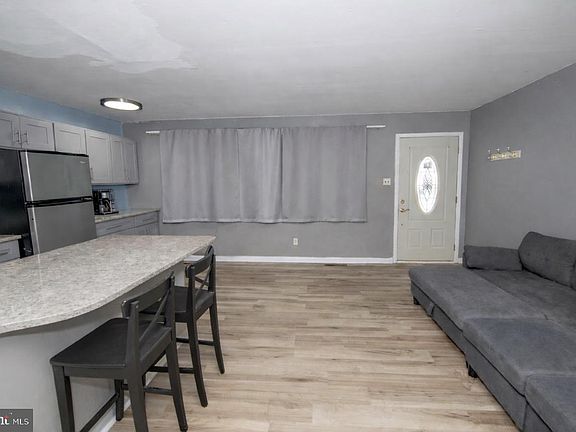 4th image of 3248 Rhett Rd