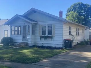 909 Saint Julian St, Pekin, IL 61554