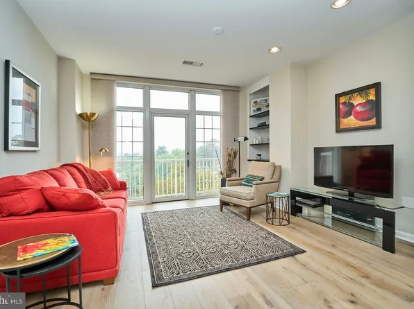 444 W Broad St Unit 602, Falls Church, VA 22046