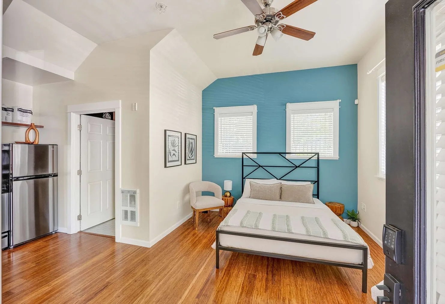 Studio, 1.0 bath, 290 sqft, $2,241 — Photo 3