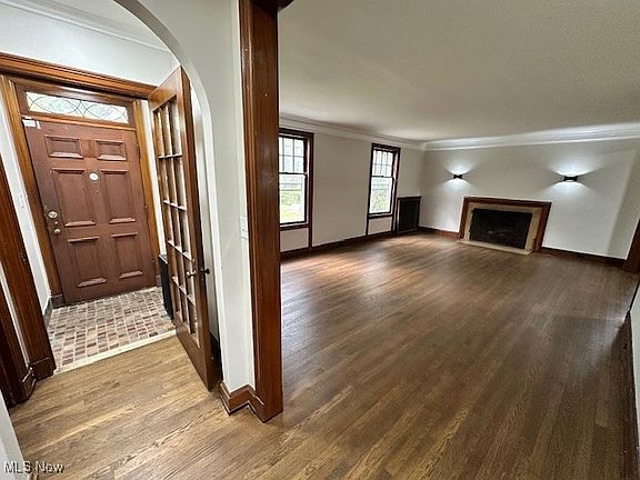2nd image of 13901 Larchmere Blvd