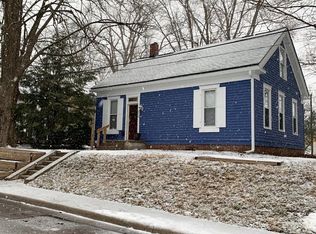 690 W Pine St, Zionsville, IN 46077
