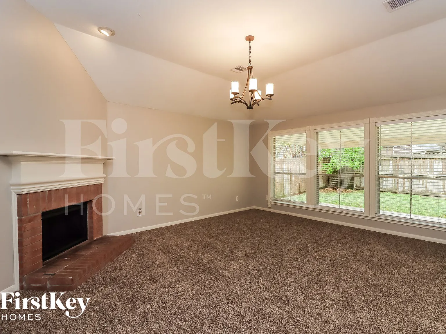 4 bed, 2.0 bath, 2223 sqft, $2,815 — Photo 4