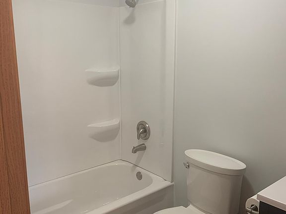 5th image of 1954 Edgewood Dr #1954