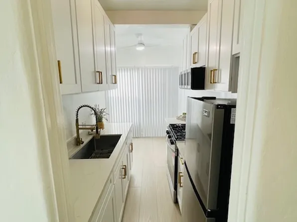 132 S Reeves Dr #2, Beverly Hills, CA 90212