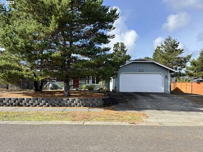 1425 Zebrawood St, Florence, OR, 97439