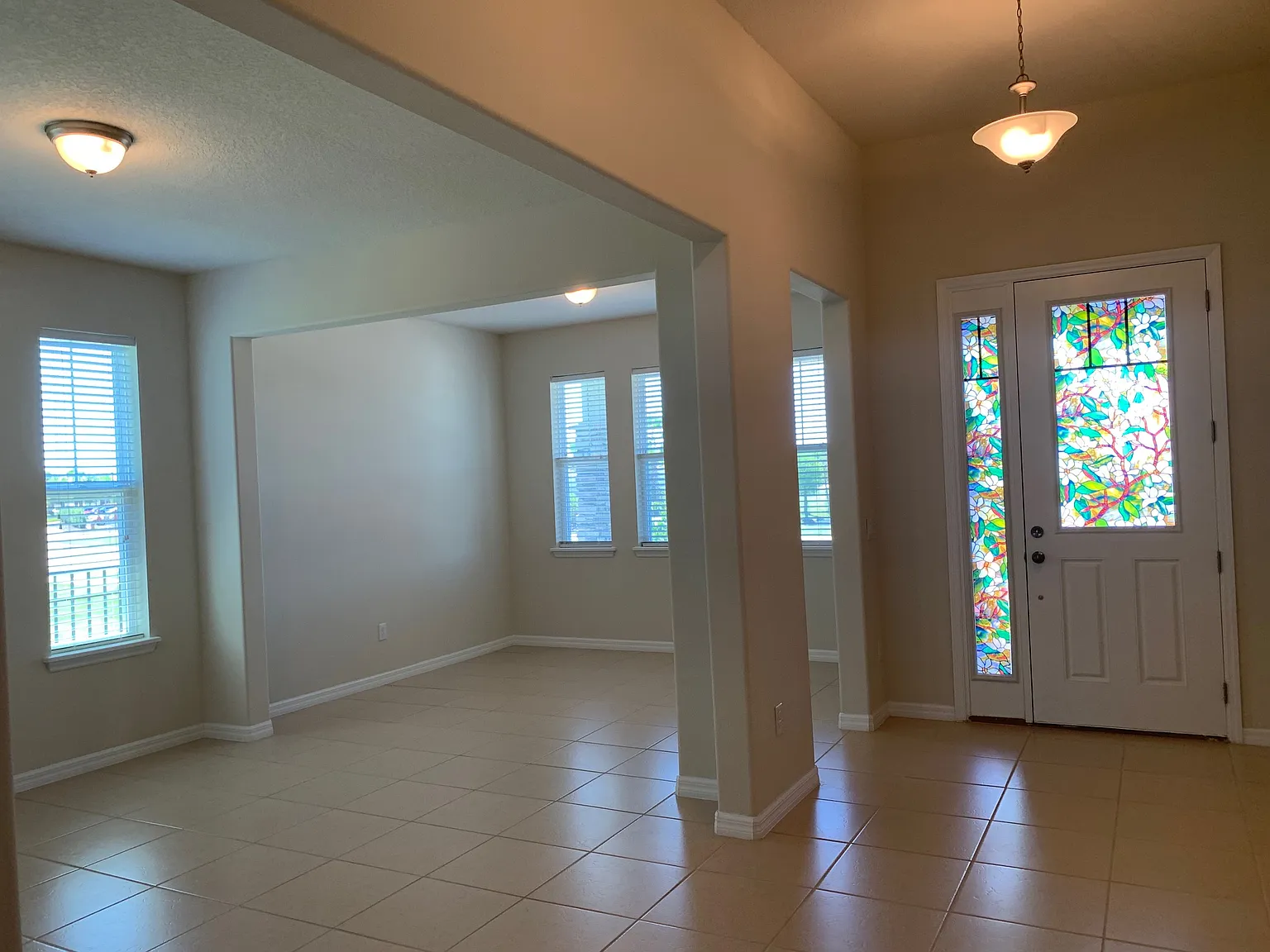 4 bed, 2530 sqft, $3,700 — Photo 3