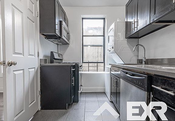 2nd image of 522 W 148th St