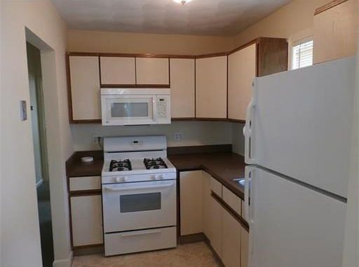 2nd image of 181 W 8th St #1