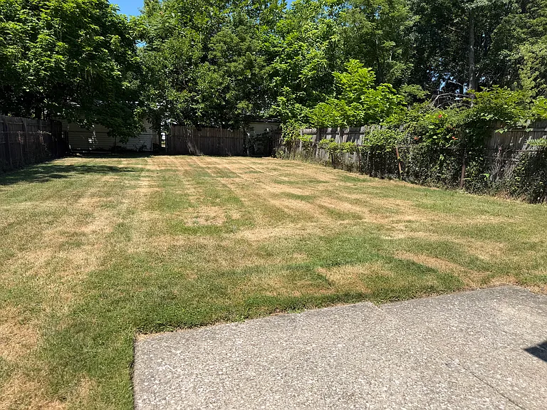 7009 Hecker Ave — Photo 30
