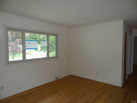 5th image of 7 Wilkinson Pl