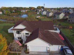 1206 Pioneer Trl SE, Cambridge, MN 55008