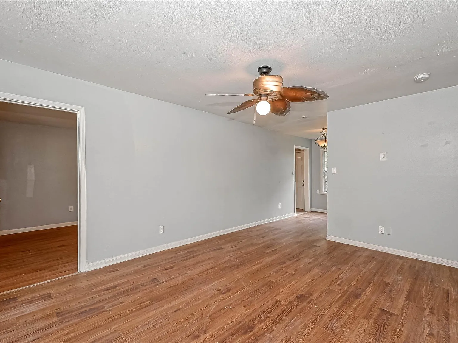 4 bed, 2.0 bath, 1237 sqft, $1,700 — Photo 3