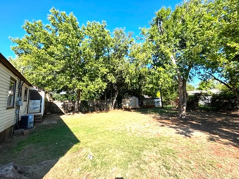 2329 Mustang St — Photo 26