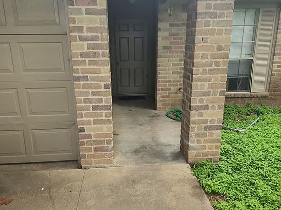 2nd image of 1204 Preswick Cir