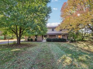 W249S6610 Center Dr, Waukesha, WI 53189