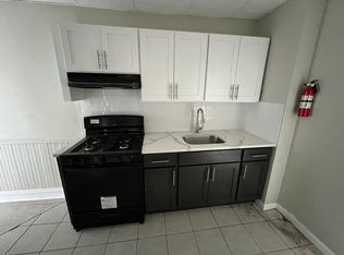 136 4th Ave #4, Newark, NJ 07104