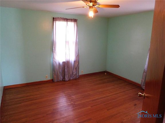 4th image of 29107 Kearsley St