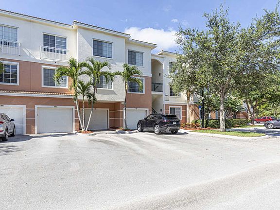 2nd image of 7206 Myrtlewood Cir W #206