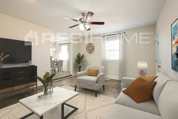 736 Smalley Dr — Photo 4