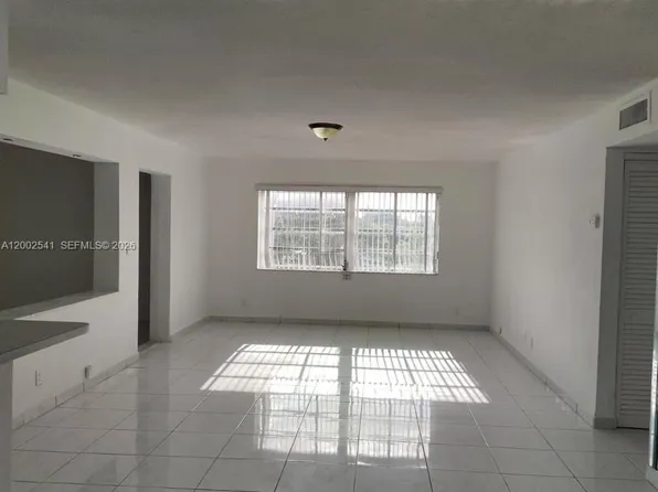 200 NE 12th Ave, Hallandale Beach, FL