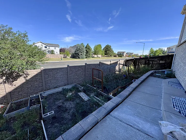 19308 E Dickenson Pl — Photo 35