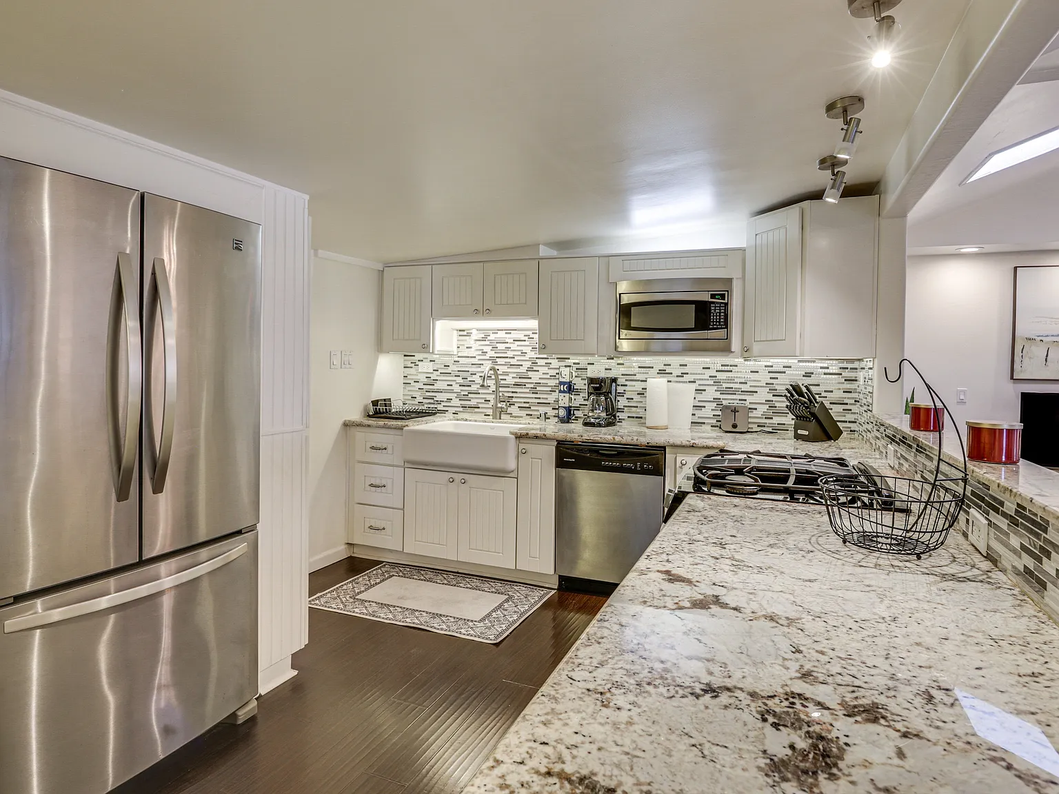 2 bed, 1135 sqft, $3,500 — Photo 2