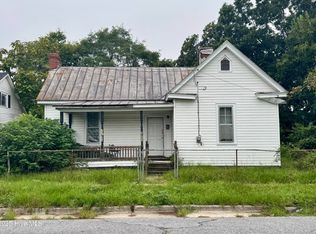 104 N Trianon St, Kinston, NC 28501
