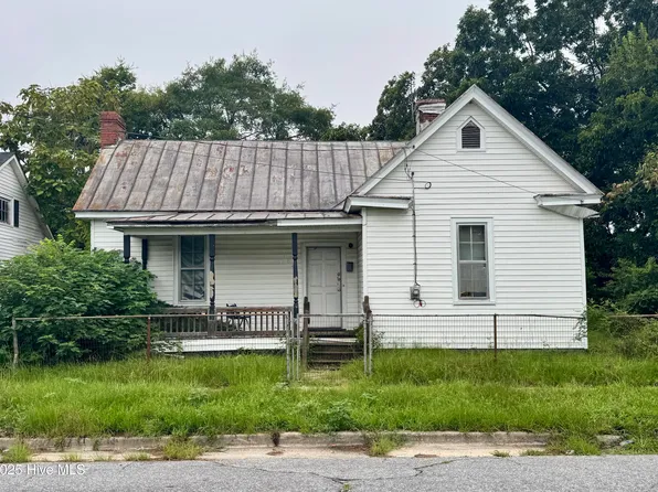 104 N Trianon Street, Kinston, NC 28501