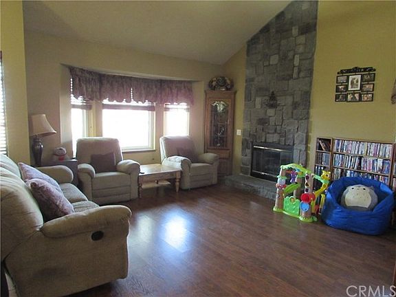 3rd image of 731 Elise Dr