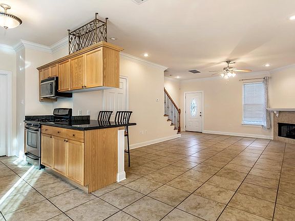 3rd image of 4004 Jonathon Ln N #43