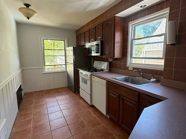 114 Ridge Ave #1 — Photo 6