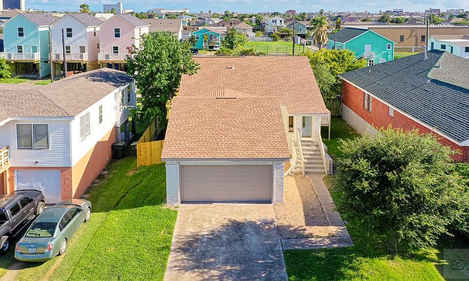 1st image of 5723 Heards Ln