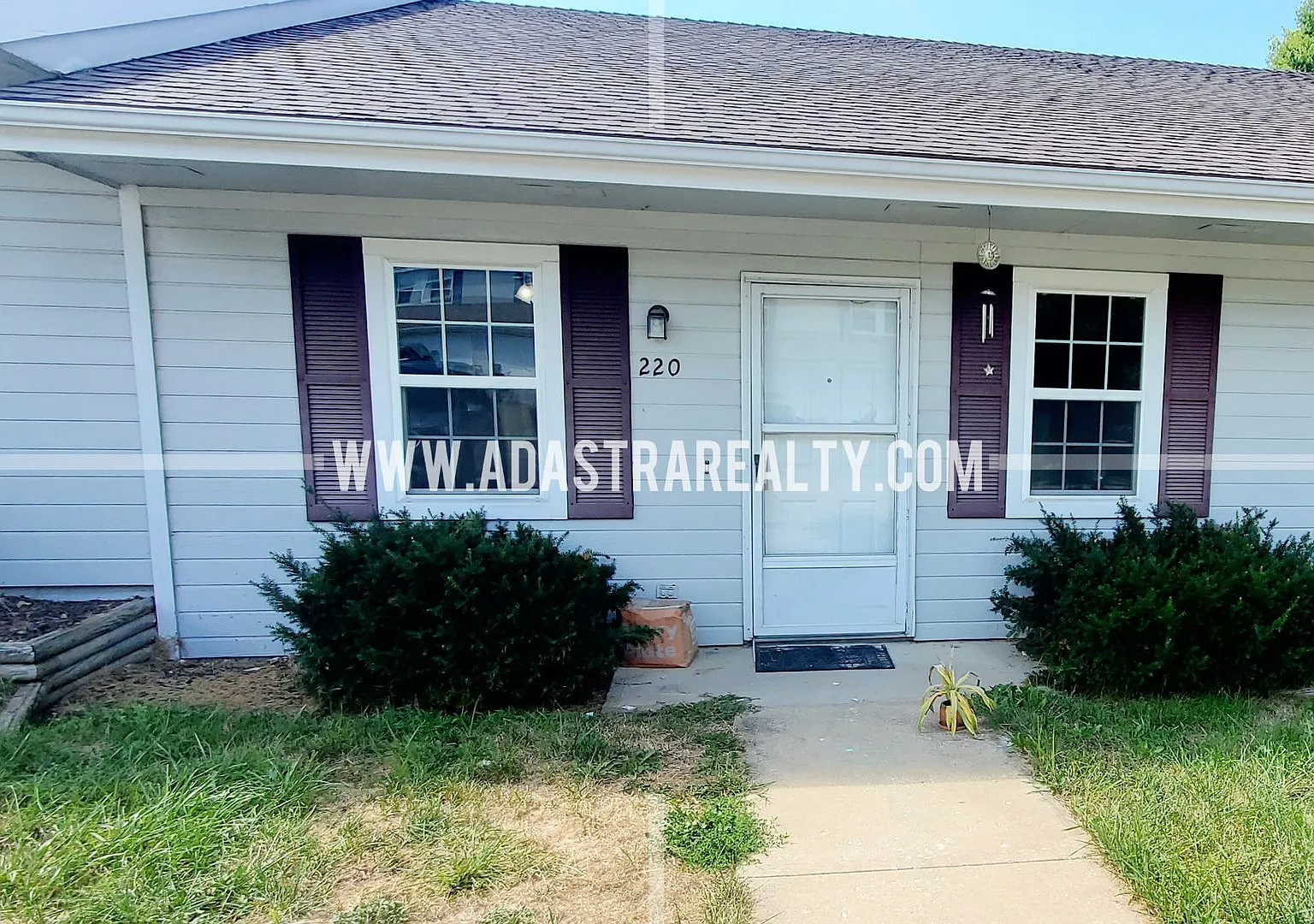 Beautiful 2 Bedroom/2 Bath In Raymore-Available In September!! — Photo 2