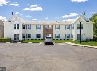 203 Arrowwood Ct, Mount Laurel, NJ 08054