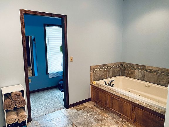 Master bath/closet