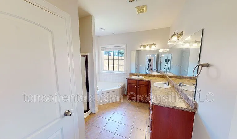 939 Squires Point — Photo 11