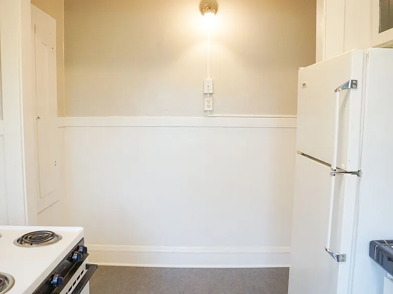 2943 SE Alder St #24 — Photo 7