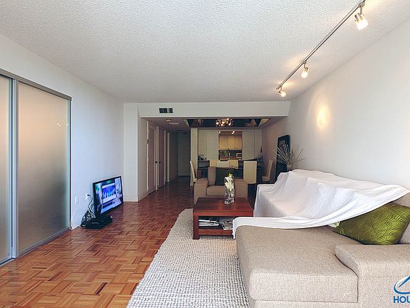 3rd image of 2901 S Bayshore Dr APT 4D