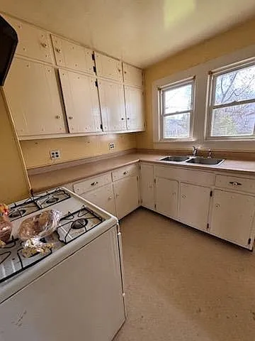 1305 E Lawrence St — Photo 7