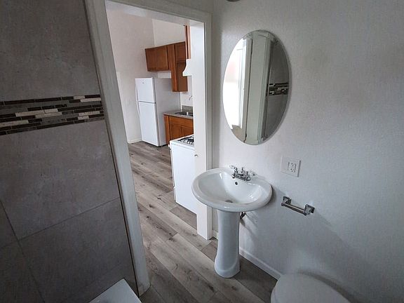 4th image of 221 E Pine St APT 2