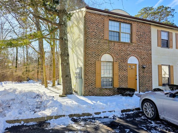 225 W Leeds Ave APT 104