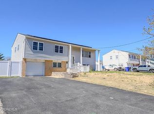 546 Vaughn Ave, Toms River, NJ 08753